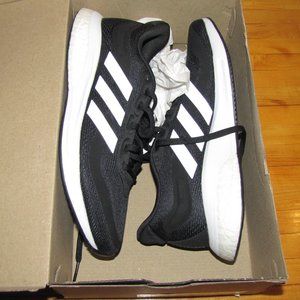 NEW IN BOX- ADIDAS Women's Supernova Sz. 7